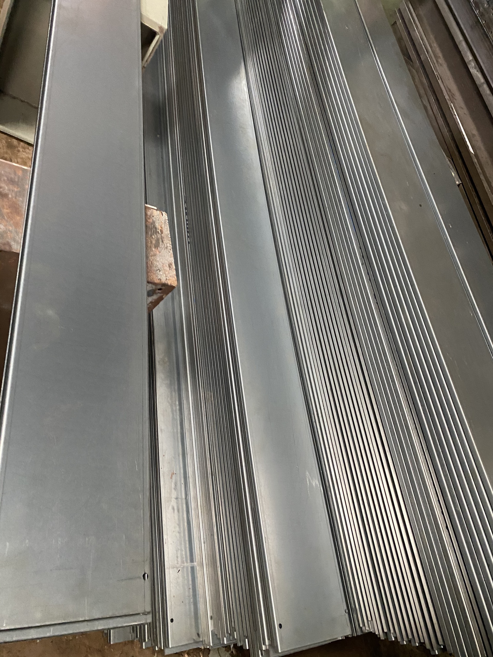 ưu điểm nổi bật của máng cáp tôn zam