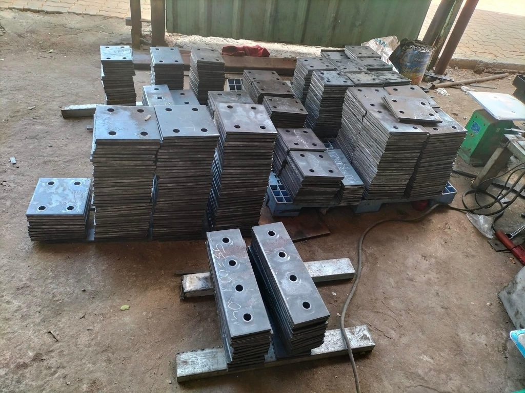 yếu tô ảnh hưởng đến giá bản mã 100x100