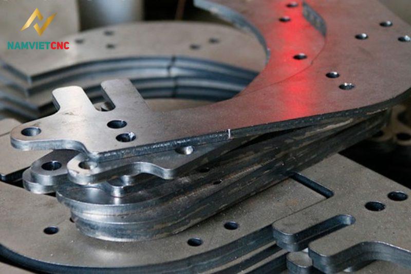 dịch vụ cắt bản mã bằng tia nước