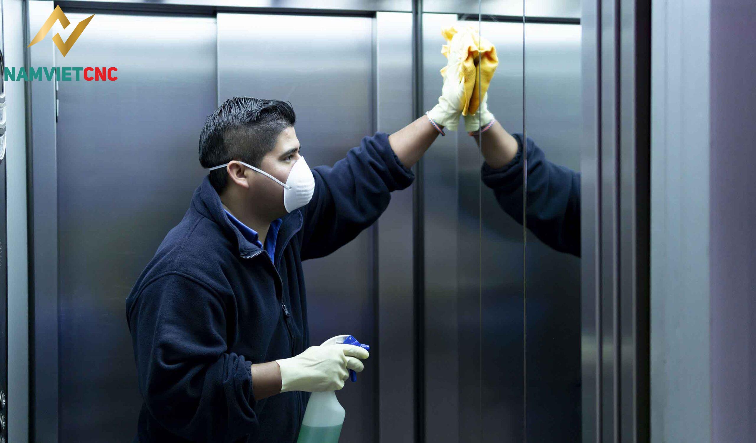 vệ sinh thang máy