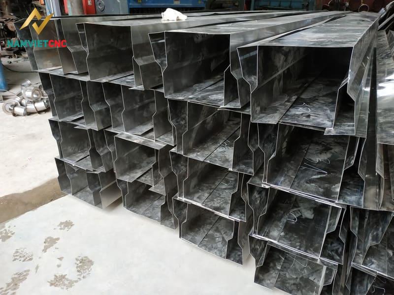 mua máng tôn inox tại Nam Việt CNC