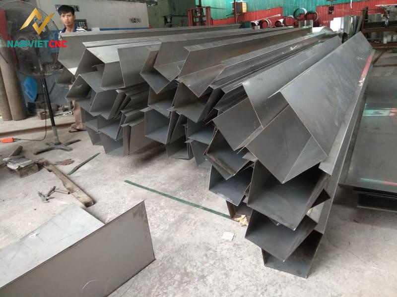 cấu tạo của máng tôn inox