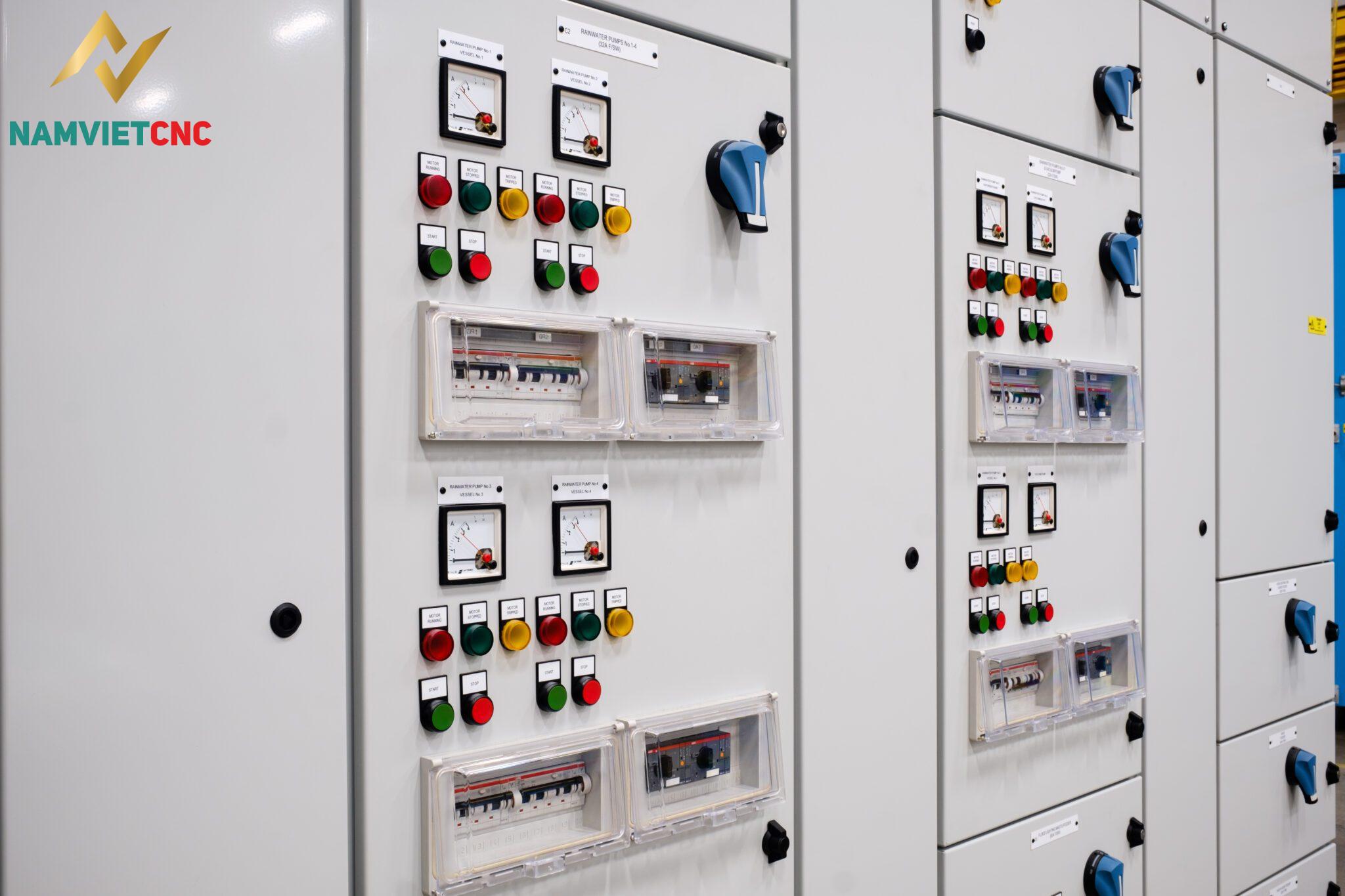 Vỏ tủ điện điều khiển của Nam Việt CNC